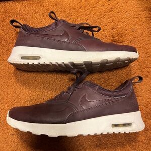 Nike Air Max Thea Burgundy Size 8.5 women’s